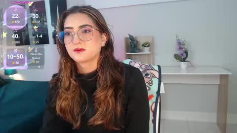 Mia online show from 09/23/25, 12:30