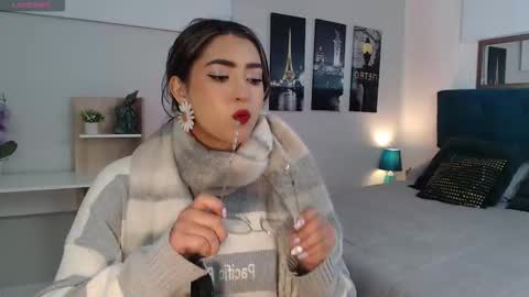 Mia online show from 10/06/25, 12:24