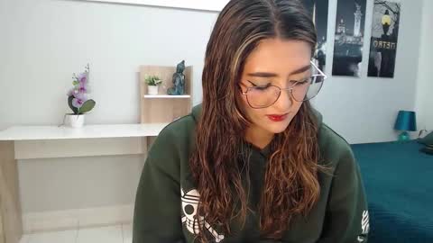 Mia online show from 10/15/25, 12:38