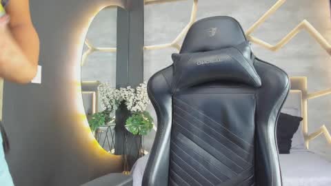 Venus Blazer  online show from 10/16/25, 11:22