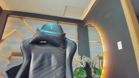 Venus Blazer  online show from 10/17/25, 11:13