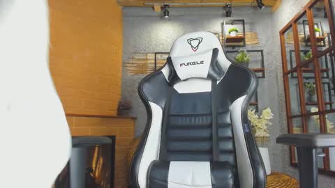 Venus Blazer  online show from 10/21/25, 11:11