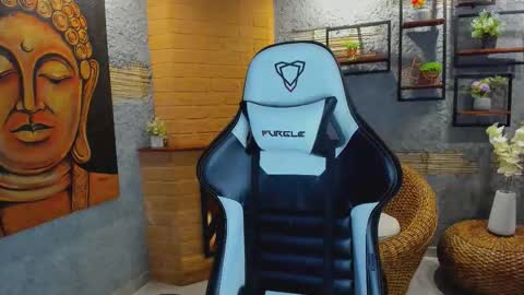 Venus Blazer  online show from 11/02/25, 11:12