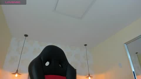 VENUS online show from 06/24/26, 12:04