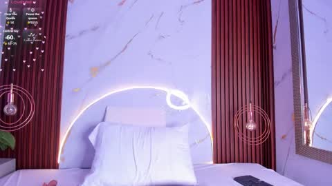 Snapshot of venusgreys1_ chatting on 09/30/25, 08:14 Venus online show from 09/30/25, 08:14