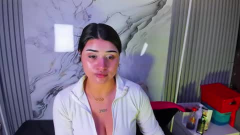 Venusowen  online show from 05/12/26, 01:52