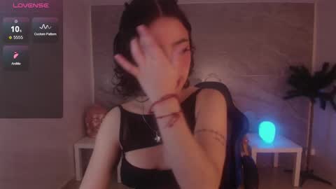 venuss online show from 09/24/25, 01:47