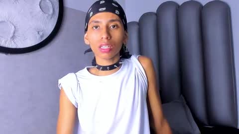 venuss_03 online show from 09/23/25, 03:31