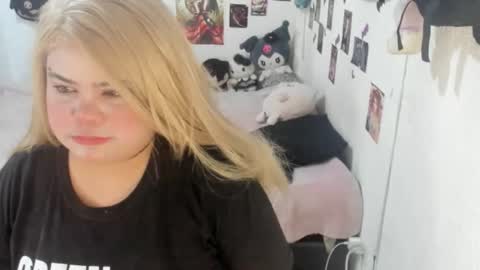 Venuss  online show from 11/13/25, 01:48