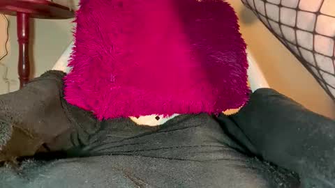 Snapshot of venustrav chatting on 10/31/25, 03:29 Venus online show from 10/31/25, 03:29