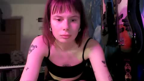 Snapshot of venusxbitch chatting on 11/27/25, 02:52 venusxsweetxangel online show from 11/27/25, 02:52