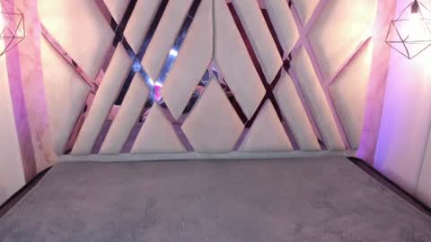 Snapshot of verabest chatting on 02/07/25, 11:45 Domelipa online show from 02/07/25, 11:45