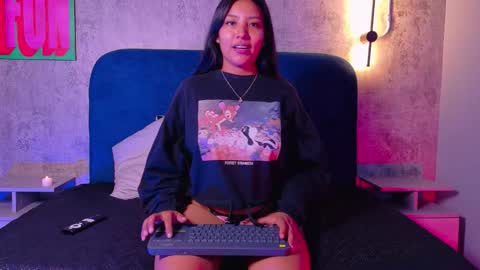 Verah Fox online show from 11/17/25, 01:17