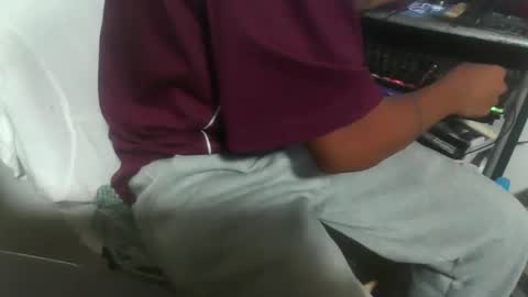 vergalarga77711 online show from 10/11/25, 05:50