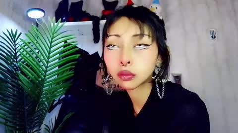 Snapshot of verhona_vlad chatting on 03/04/25, 12:22 verhona_vlad online show from 03/04/25, 12:22