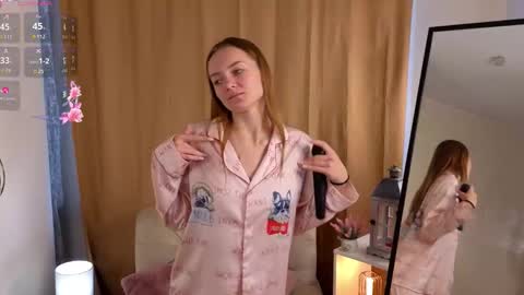 Snapshot of vernitashinsky chatting on 09/20/25, 01:17 Olivia online show from 09/20/25, 01:17