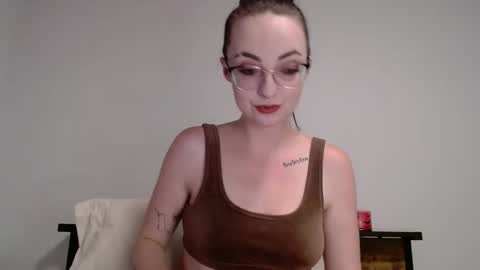 Snapshot of vero495065 chatting on 09/25/25, 06:00 vero495065 online show from 09/25/25, 06:00