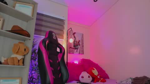 vero_bloomx online show from 07/16/26, 12:22