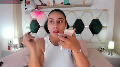 Snapshot of vero_dio chatting on 10/14/25, 08:59 Vero xxx online show from 10/14/25, 08:59