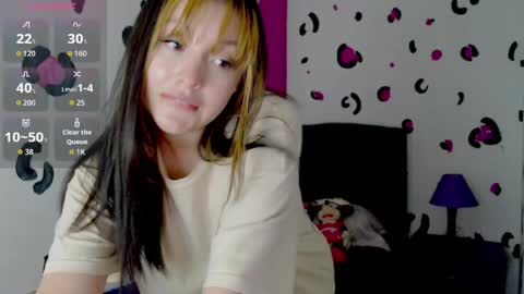 Snapshot of vero_doll12 chatting on 05/29/26, 01:09 Verinica online show from 05/29/26, 01:09