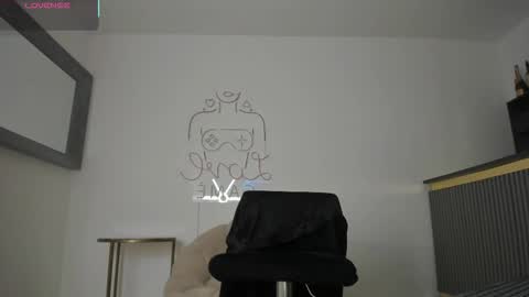 veronica online show from 10/25/25, 10:59