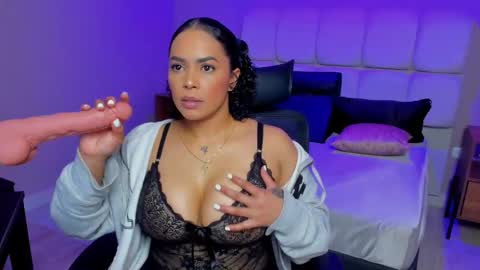 Snapshot of vero_milff chatting on 11/29/25, 07:50 Vero online show from 11/29/25, 07:50