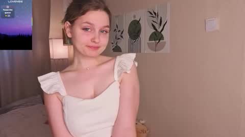 Snapshot of verocat chatting on 09/16/25, 06:25 Veronica online show from 09/16/25, 06:25