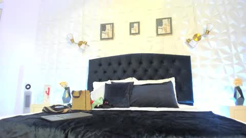 Vero online show from 09/22/25, 11:01