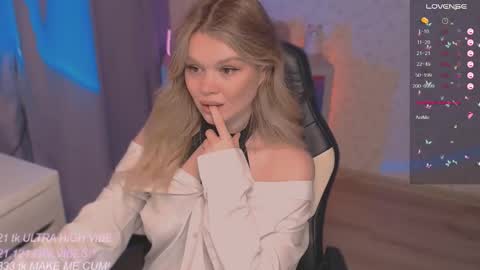 Snapshot of veronaaura chatting on 09/26/25, 07:51 Tiffany online show from 09/26/25, 07:51