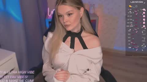 Snapshot of veronaaura chatting on 09/29/25, 07:40 Tiffany online show from 09/29/25, 07:40