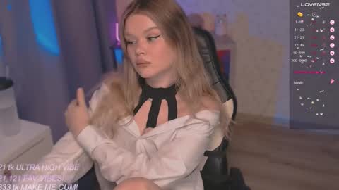 Snapshot of veronaaura chatting on 10/15/25, 10:54 Tiffany online show from 10/15/25, 10:54