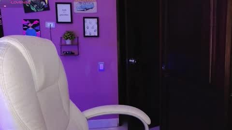 Snapshot of veronica_118 chatting on 09/22/25, 04:14 veronica_118 online show from 09/22/25, 04:14