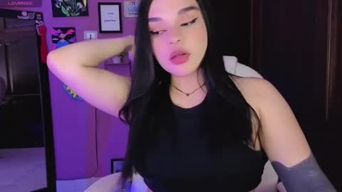 Snapshot of veronica_118 chatting on 10/06/25, 02:20 veronica_118 online show from 10/06/25, 02:20