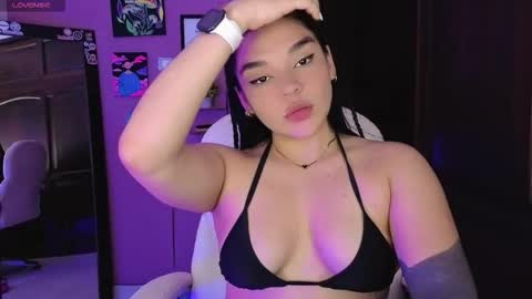 Snapshot of veronica_118 chatting on 10/28/25, 02:59 veronica_118 online show from 10/28/25, 02:59