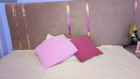 VERONICA online show from 09/16/25, 04:13