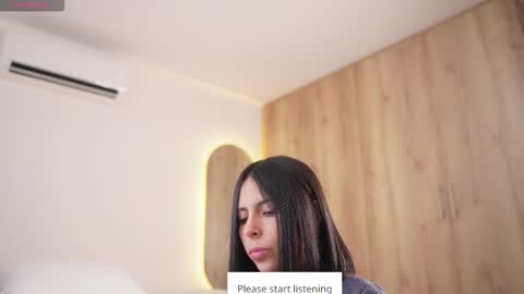 Snapshot of veronica_mendez1 chatting on 11/25/25, 03:34 Veronica online show from 11/25/25, 03:34