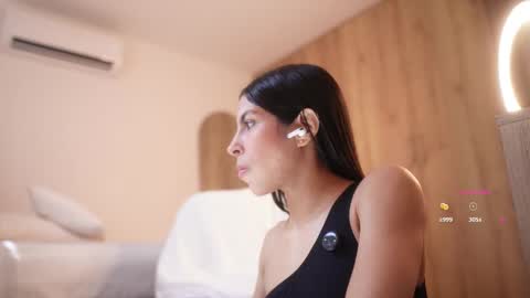 Snapshot of veronica_mendez1 chatting on 02/12/26, 03:51 Veronica online show from 02/12/26, 03:51