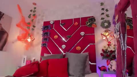 Veronica Olson online show from 10/18/25, 04:04