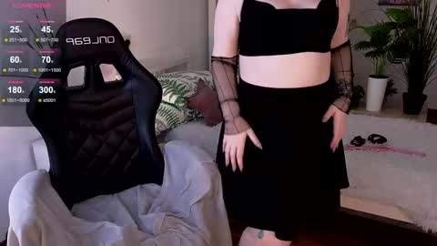 veronica_still_ online show from 09/12/25, 05:29