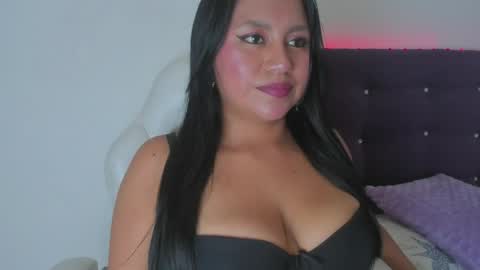 veronicaa_squirt online show from 04/16/26, 12:00