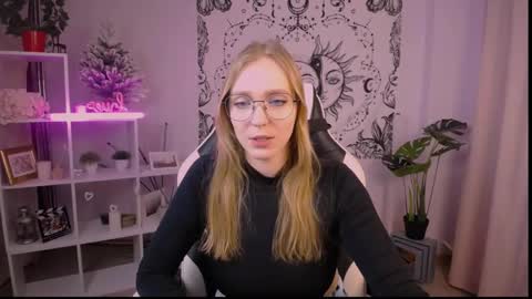 VERONICA online show from 02/15/25, 10:00