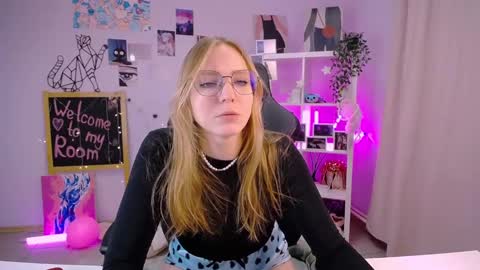 VERONICA online show from 02/19/25, 12:00