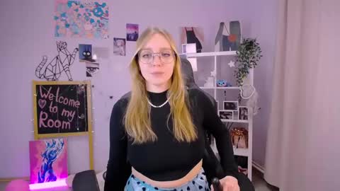 VERONICA online show from 02/19/25, 03:27