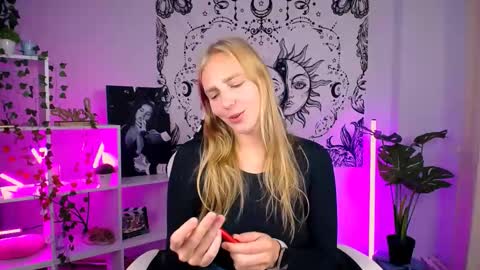 VERONICA online show from 09/13/25, 10:04