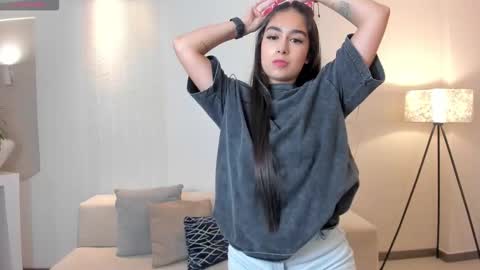 Snapshot of veronicablue1 chatting on 11/10/25, 10:25 Vero online show from 11/10/25, 10:25