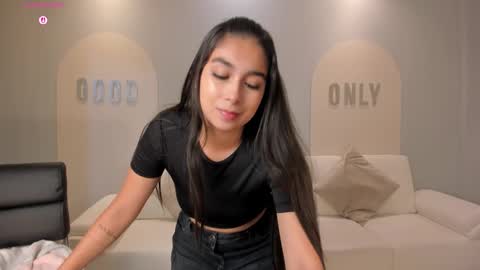 Snapshot of veronicablue1 chatting on 11/28/25, 08:39 Vero online show from 11/28/25, 08:39