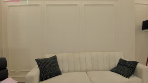 Snapshot of veronicablue1 chatting on 12/02/25, 10:20 Vero online show from 12/02/25, 10:20