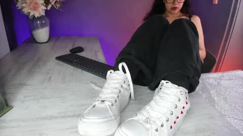 Veronica online show from 05/27/26, 09:01