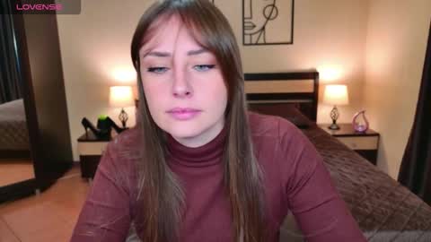 Veronica online show from 10/14/25, 04:57