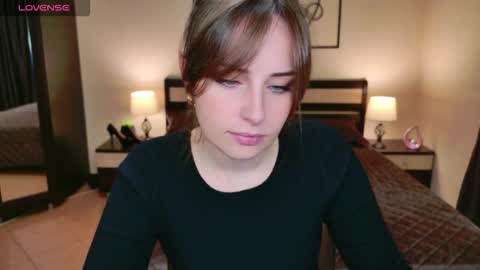 Veronica online show from 11/16/25, 05:13